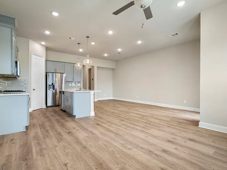 12972 Rockham Ln — Photo 11