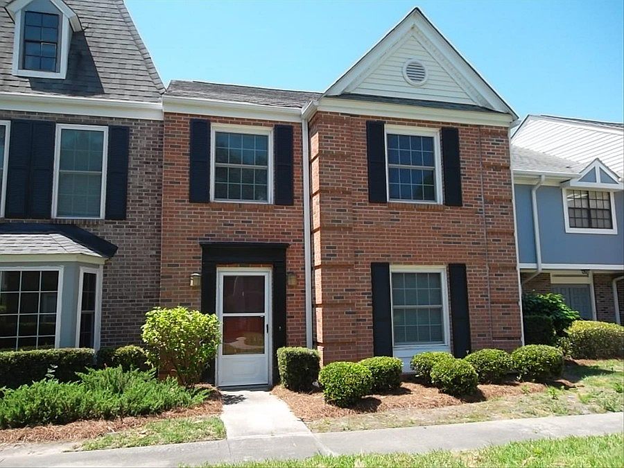 1st image of 2936 Cathedral Ln
