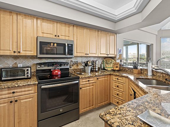 5th image of 870 Collier Ct APT 406
