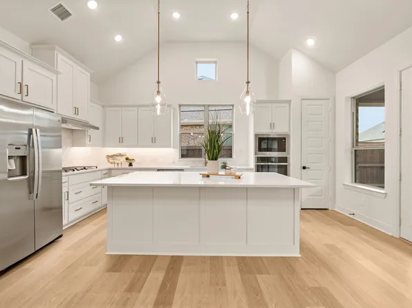 4821 Forest Crest Pkwy, Arlington, TX 76005