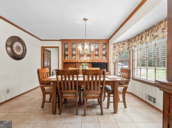 5th image of 954 Chambers Rd