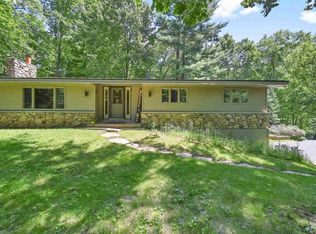 N4638 Struck Rd, New London, WI 54961