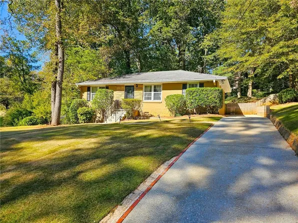 990 Willivee Dr, Decatur, GA 30033