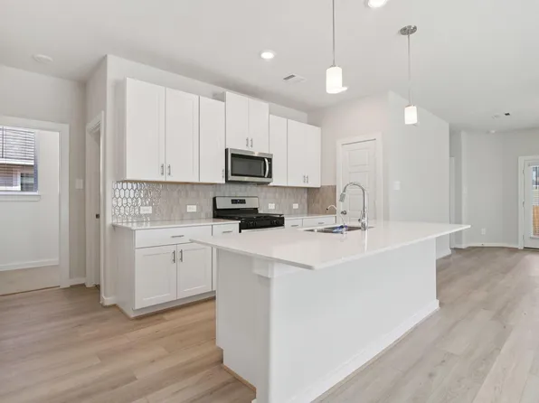 18730 Timber Glen Dr, Montgomery, TX 77316