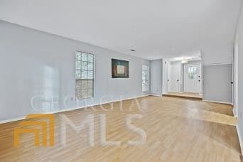 4th image of 4999 Brittany Dr