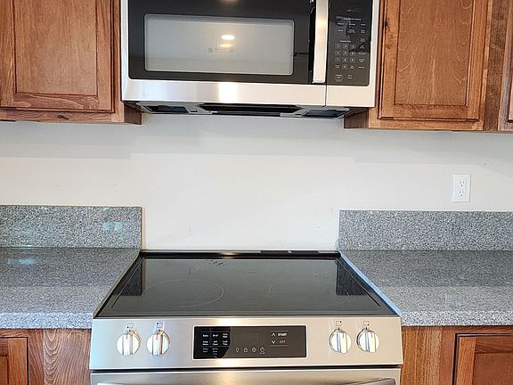 2nd image of 66686 1st St #2