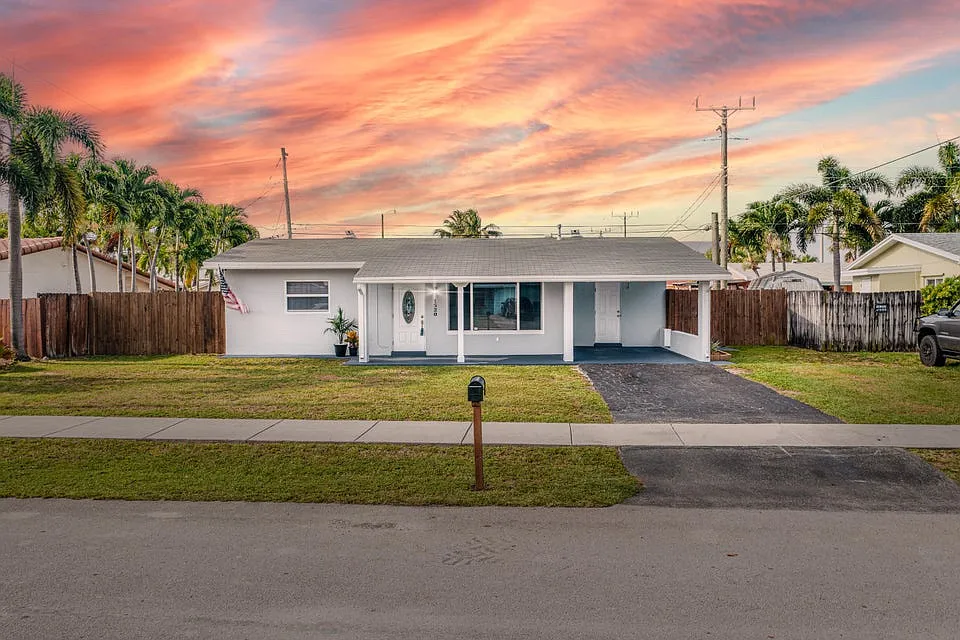 1520 NE 34th Ct