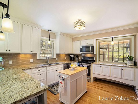 5th image of 1516 Mount Mercy Dr NW