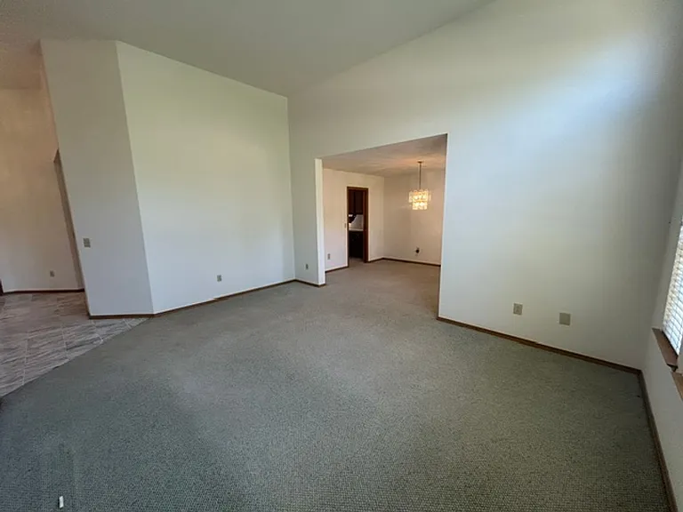 5730 W Laura Ct — Photo 11
