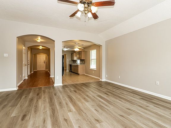 3rd image of 1711 Rock Ridge Dr