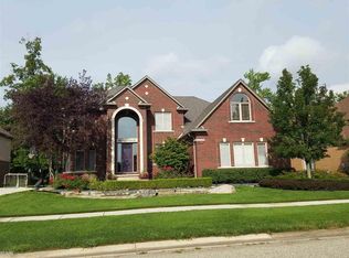 54615 Glen Oaks Dr, Shelby Township, MI 48315