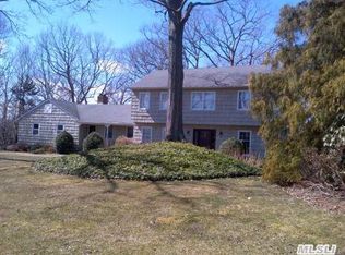 11 Hayes Hill Dr, Northport, NY 11768