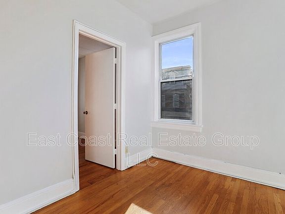 2nd image of 113 S Mulberry St #B