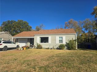 628 W Poor St, Olathe, KS 66061