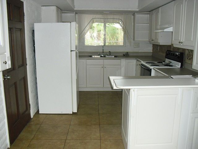 1st image of 3170 W Calle Cereza
