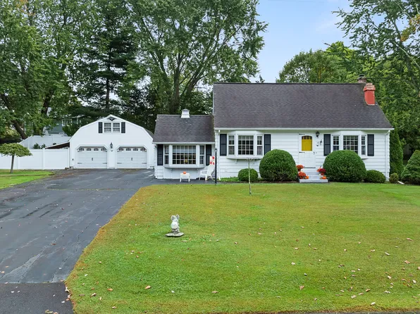 15 Circle Drive, Branford, CT 06405