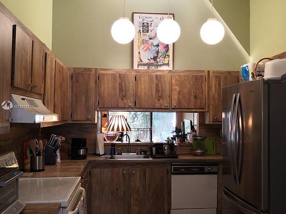 4th image of 542 NE 199th Ln #W5
