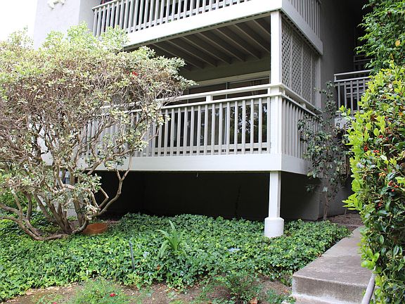 3rd image of 2755 Mauricia Ave