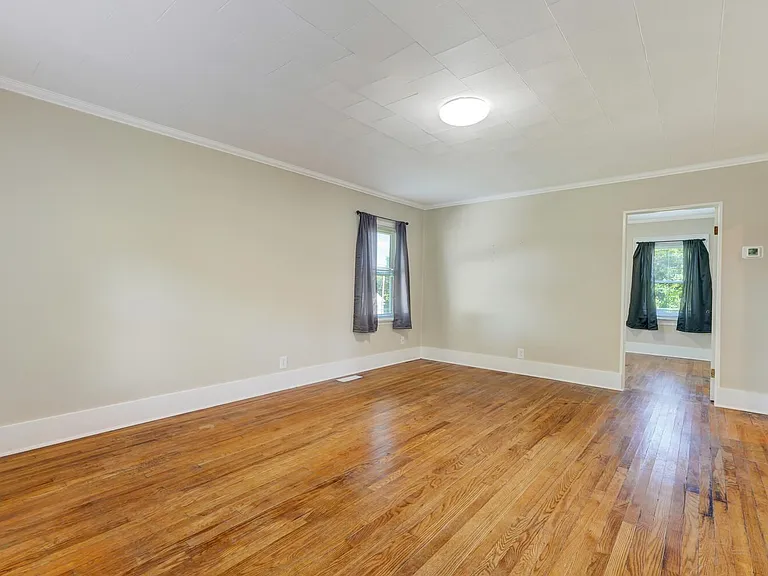 206 Merriman St — Photo 5