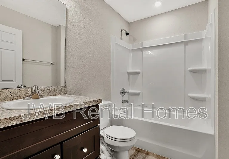 606 Herman St — Photo 9