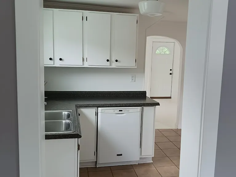 2858 Delaware Ave — Photo 7