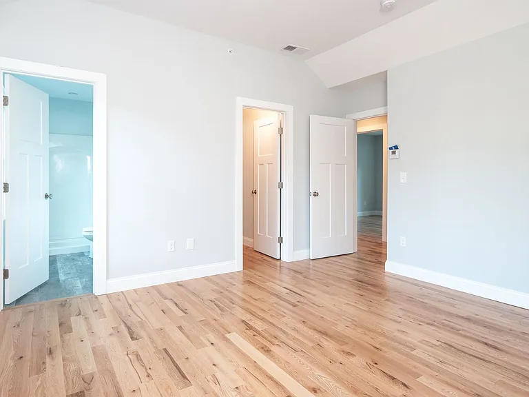 Paul's Place — Photo 19