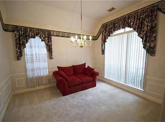 5th image of 1826 Hickory Hill Ct