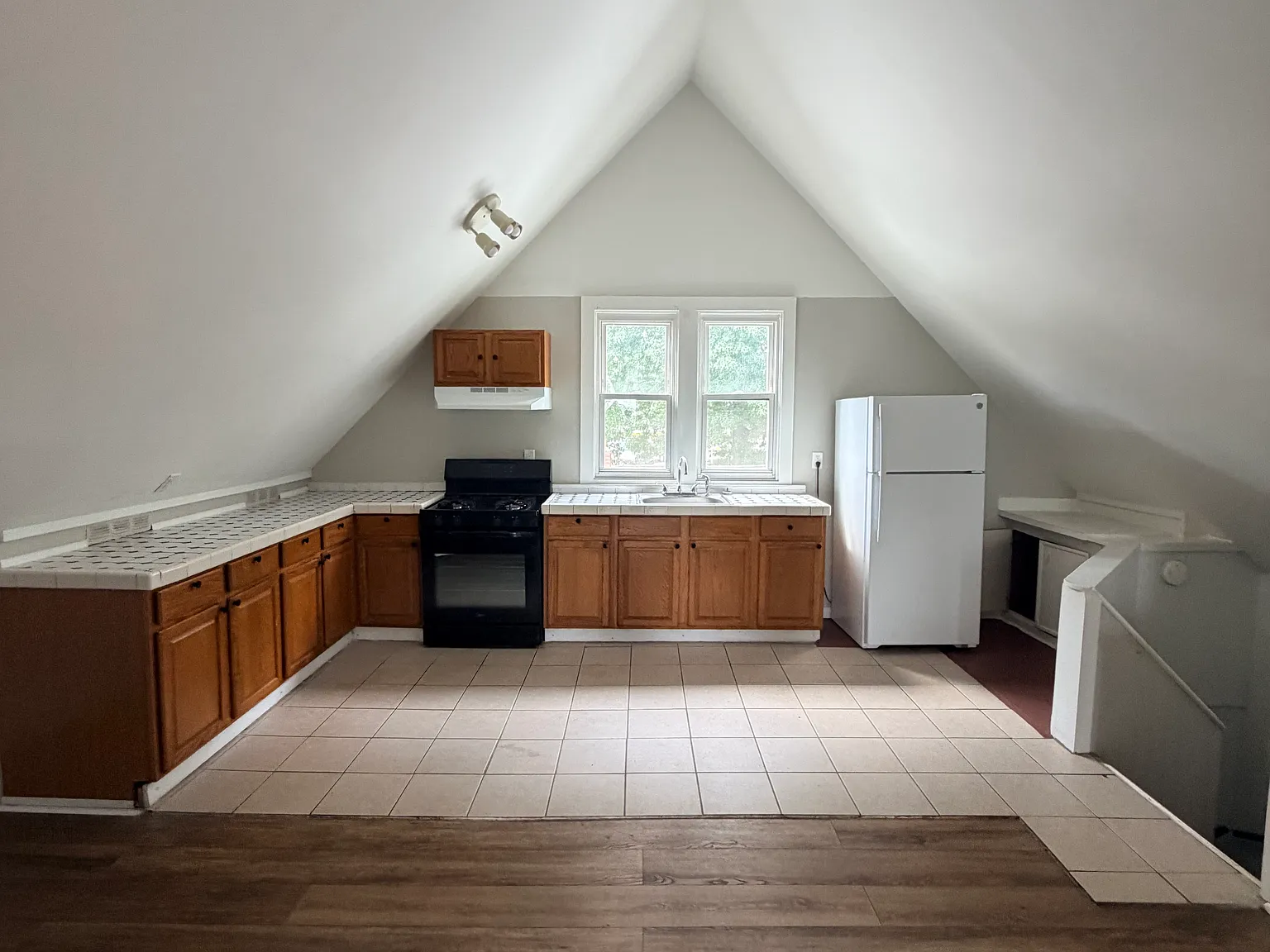 2 bed, $1,525 — Photo 2