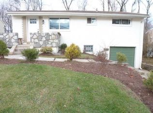 556 Guylyn Dr, Pittsburgh, PA