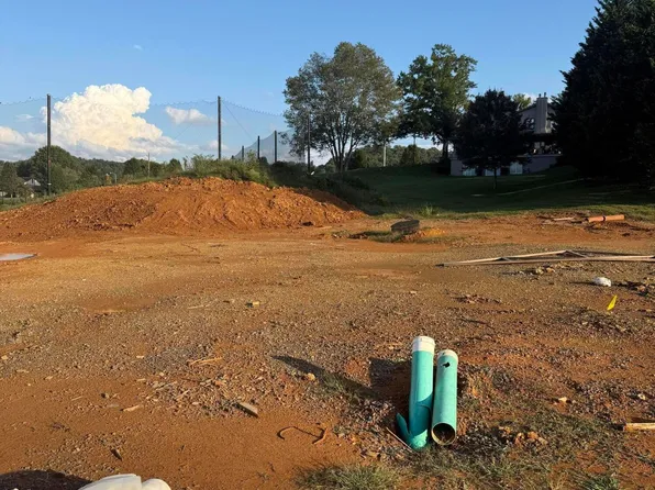 296 Monroe Dr, Bristol, TN 37620