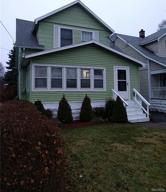 1st image of 32 Tamarack St