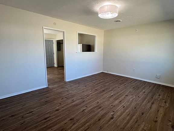 3rd image of 463 Florence Ave