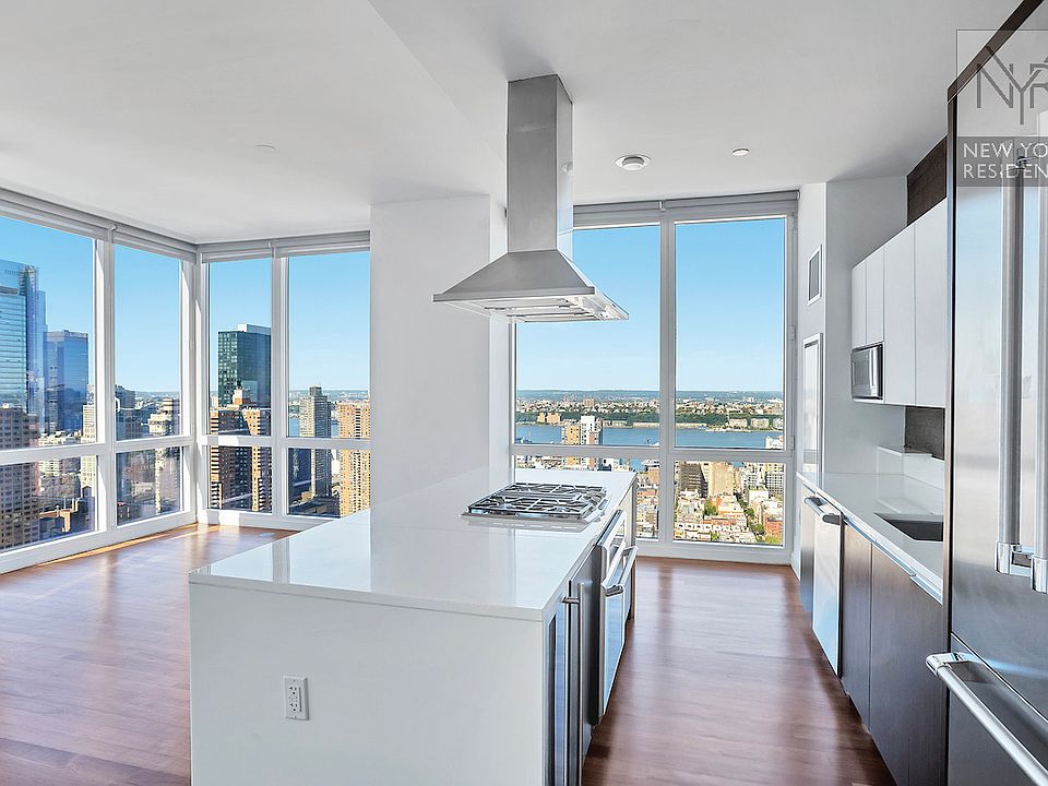 1st image of 247 W 46th St APT 4102