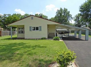 14 Outlook Ln, Levittown, PA