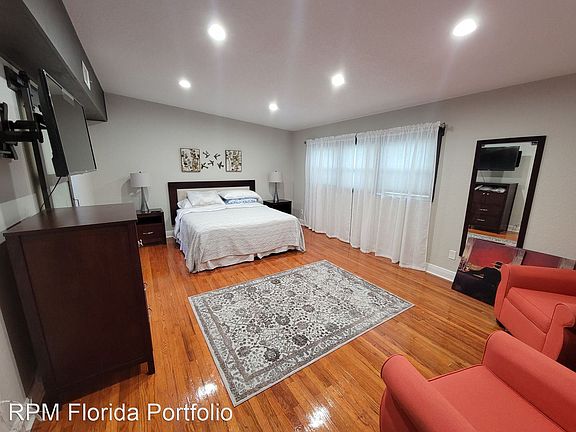 5th image of 800 S Bayside Dr