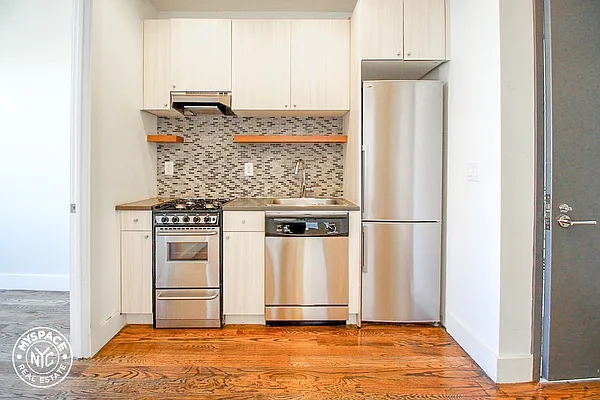 Rented by MySpaceNYC | media 15