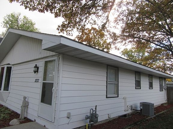2nd image of 1233 Edgewater Blvd
