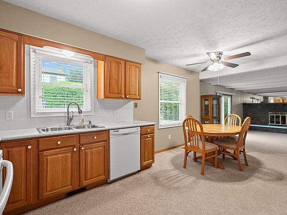 4th image of 1704 Henley Ave