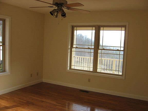 4th image of 198 Noelle Dr