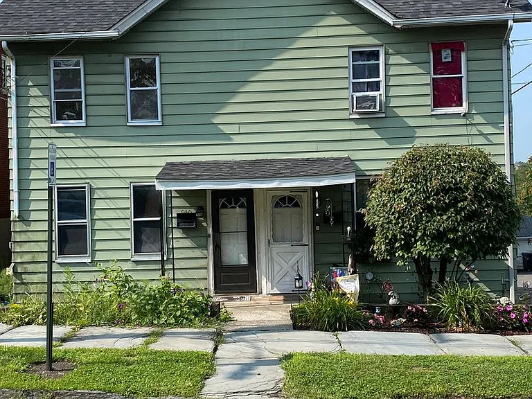 938-940 Beech St — Photo 1