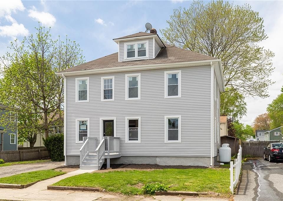 74 Pond St West Warwick RI Zillow