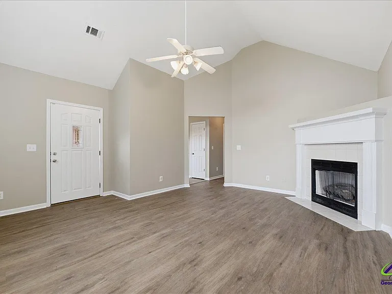 305 Links View Dr — Photo 4