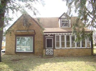 8929 W Layton Ave, Greenfield, WI 53228