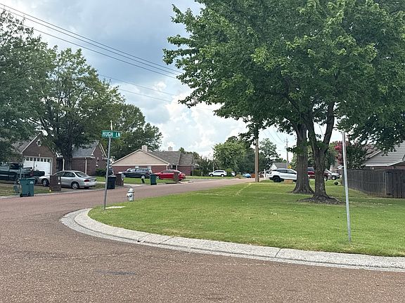 5th image of 7344 Hugh Ln