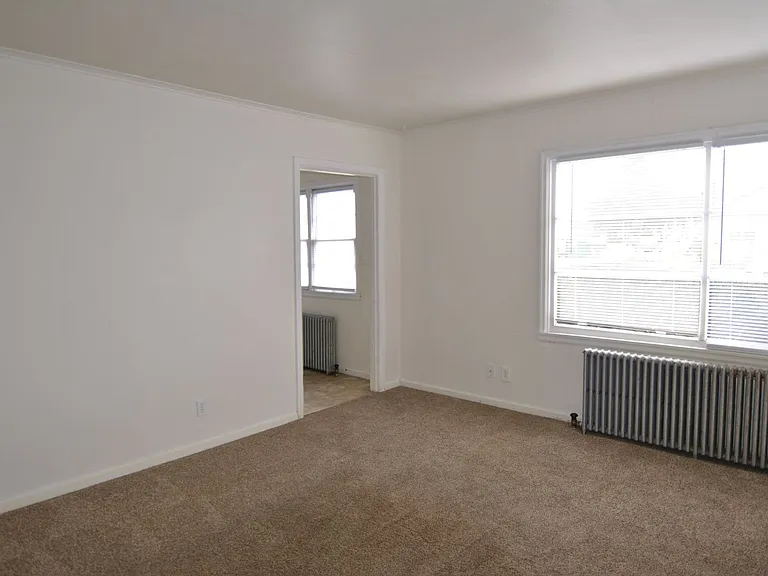 309 Hawthorne St — Photo 2