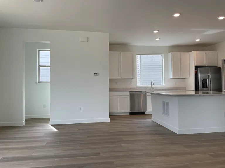 15631 W Girard Ave — Photo 8