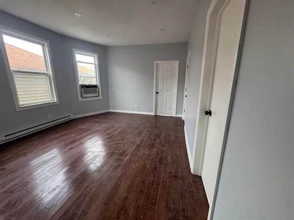 769 Kennedy Boulevard image 1 of 11