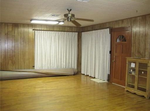 4th image of 913 Shady Ln