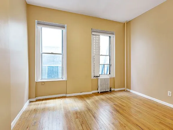 448 W 54th St APT 2C, New York, NY 10019