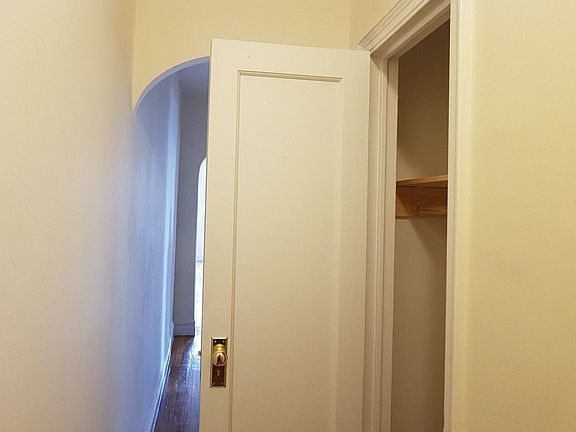 3rd image of 3206 29th St APT 3F